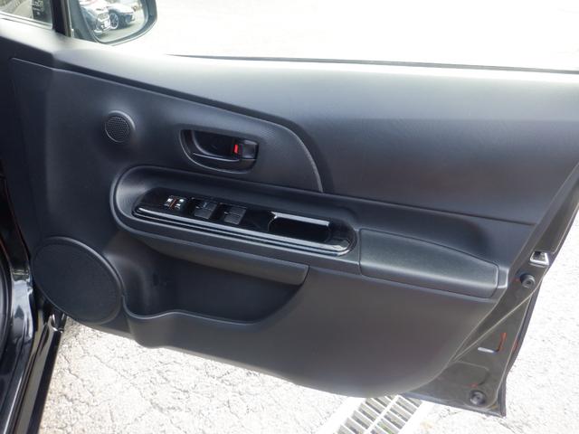 アクア Ｓスタイルブラック　ベースグレード「Ｓ」の特別仕様車「Ｓ　スタイル　ブラック」　Ｔｏｙｏｔａ　Ｓａｆｅｔｙｓｅｎｓｅ　プリクラッシュセーフティ　インテリジェントクリアランスソナー　直列４気筒＋モーター　プッシュスタート（10枚目）