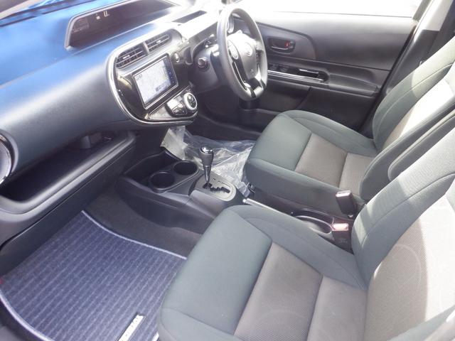 アクア Ｓスタイルブラック　ベースグレード「Ｓ」の特別仕様車「Ｓ　スタイル　ブラック」　Ｔｏｙｏｔａ　Ｓａｆｅｔｙｓｅｎｓｅ　プリクラッシュセーフティ　インテリジェントクリアランスソナー　直列４気筒＋モーター　プッシュスタート（11枚目）