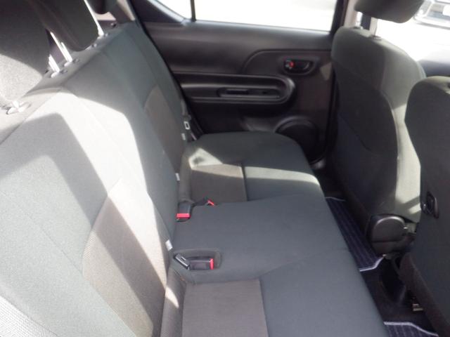 アクア Ｓスタイルブラック　ベースグレード「Ｓ」の特別仕様車「Ｓ　スタイル　ブラック」　Ｔｏｙｏｔａ　Ｓａｆｅｔｙｓｅｎｓｅ　プリクラッシュセーフティ　インテリジェントクリアランスソナー　直列４気筒＋モーター　プッシュスタート（16枚目）