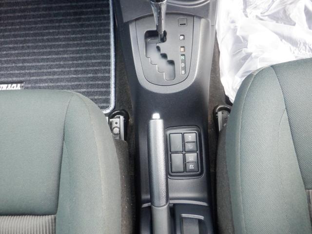 アクア Ｓスタイルブラック　ベースグレード「Ｓ」の特別仕様車「Ｓ　スタイル　ブラック」　Ｔｏｙｏｔａ　Ｓａｆｅｔｙｓｅｎｓｅ　プリクラッシュセーフティ　インテリジェントクリアランスソナー　直列４気筒＋モーター　プッシュスタート（27枚目）