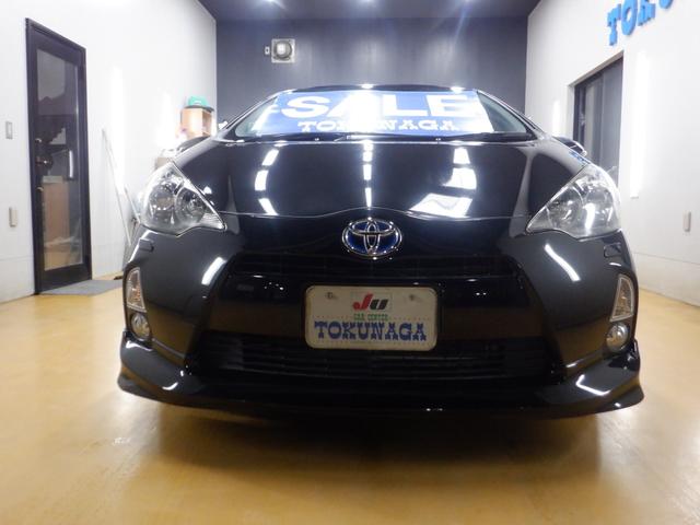 アクア Ｇ　水冷直列４気筒ＤＯＨＣエンジン＋モーター　本革巻きステアリング　ＶＳＣ（ビークルスタビリティコントロール）　プロジェクターヘッドランプ　リア／ルーフスポイラー　ＵＶカットガラス　プライバシーガラス（6枚目）