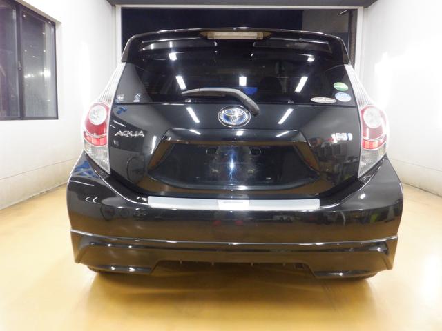 アクア Ｇ　水冷直列４気筒ＤＯＨＣエンジン＋モーター　本革巻きステアリング　ＶＳＣ（ビークルスタビリティコントロール）　プロジェクターヘッドランプ　リア／ルーフスポイラー　ＵＶカットガラス　プライバシーガラス（23枚目）