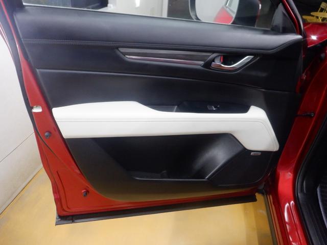 オートリトラミラー付きです♪ドアの開錠や施錠に合わせて自動で開閉してくれます。運転者の快適なドライブをサポートしてくれますよ♪