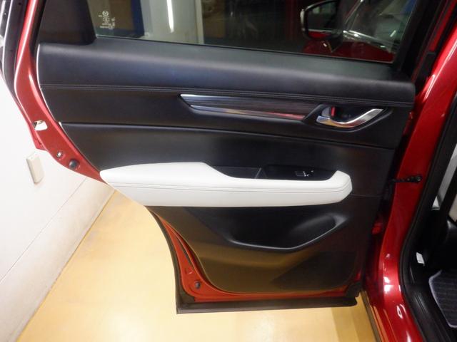 開け閉め楽々なスマートキー装備なので、キーはポケットに入れたままでＯＫ！