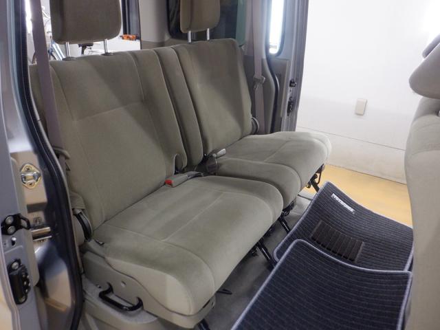 アトレーワゴン カスタムターボＲＳ　ＣＤ／ＡＭ／ＦＭラジオ付き　キーレスエントリー　両側スライドドア　水冷直列３気筒ＤＯＨＣ１２バルブインタークーラーターボ　キセノン　フロントフォグランプ　エアロ　アルミホイール　オートエアコン　ＡＢＳ（16枚目）