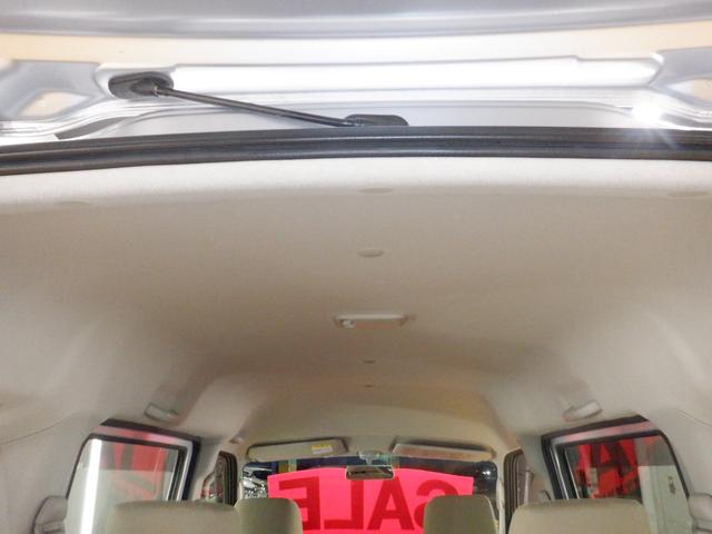 アトレーワゴン カスタムターボＲＳ　ＣＤ／ＡＭ／ＦＭラジオ付き　キーレスエントリー　両側スライドドア　水冷直列３気筒ＤＯＨＣ１２バルブインタークーラーターボ　キセノン　フロントフォグランプ　エアロ　アルミホイール　オートエアコン　ＡＢＳ（18枚目）