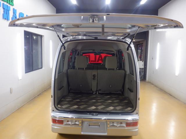 アトレーワゴン カスタムターボＲＳ　ＣＤ／ＡＭ／ＦＭラジオ付き　キーレスエントリー　両側スライドドア　水冷直列３気筒ＤＯＨＣ１２バルブインタークーラーターボ　キセノン　フロントフォグランプ　エアロ　アルミホイール　オートエアコン　ＡＢＳ（20枚目）