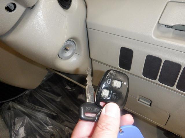 アトレーワゴン カスタムターボＲＳ　ＣＤ／ＡＭ／ＦＭラジオ付き　キーレスエントリー　両側スライドドア　水冷直列３気筒ＤＯＨＣ１２バルブインタークーラーターボ　キセノン　フロントフォグランプ　エアロ　アルミホイール　オートエアコン　ＡＢＳ（24枚目）