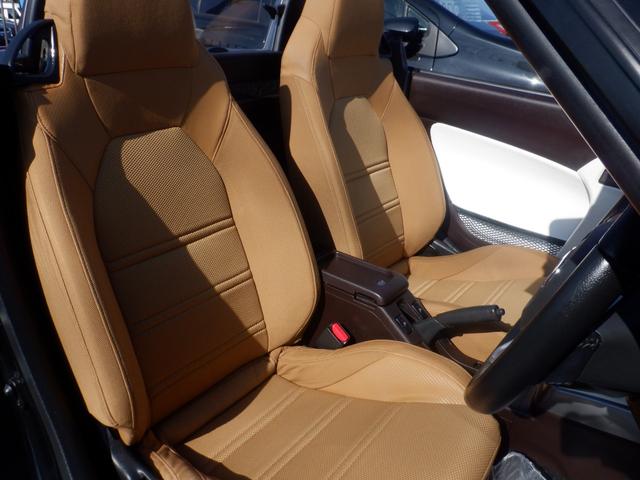 コペン ローブ　ナビ　運転席助手席シートヒーター　本革巻きステアリング　ステアリングチルド機構　ＬＥＤライト　ＶＳＣ　ＴＲＣ　水冷直列３気筒ＤＯＨＣ１２バルブインタークーラーターボ　アルミホイール　フルオートエアコン（8枚目）