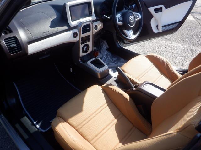 コペン ローブ　ナビ　運転席助手席シートヒーター　本革巻きステアリング　ステアリングチルド機構　ＬＥＤライト　ＶＳＣ　ＴＲＣ　水冷直列３気筒ＤＯＨＣ１２バルブインタークーラーターボ　アルミホイール　フルオートエアコン（10枚目）