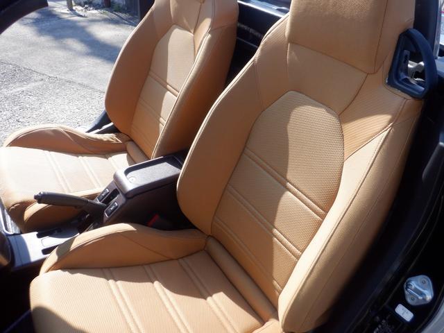 コペン ローブ　ナビ　運転席助手席シートヒーター　本革巻きステアリング　ステアリングチルド機構　ＬＥＤライト　ＶＳＣ　ＴＲＣ　水冷直列３気筒ＤＯＨＣ１２バルブインタークーラーターボ　アルミホイール　フルオートエアコン（11枚目）