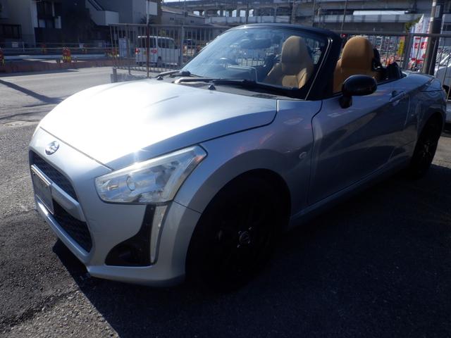 コペン ローブ　ナビ　運転席助手席シートヒーター　本革巻きステアリング　ステアリングチルド機構　ＬＥＤライト　ＶＳＣ　ＴＲＣ　水冷直列３気筒ＤＯＨＣ１２バルブインタークーラーターボ　アルミホイール　フルオートエアコン（21枚目）