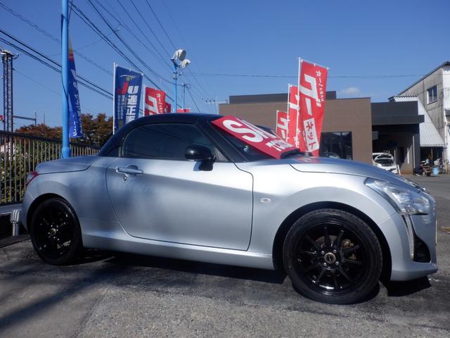 コペン ローブ　ナビ　運転席助手席シートヒーター　本革巻きステアリング　ステアリングチルド機構　ＬＥＤライト　ＶＳＣ　ＴＲＣ　水冷直列３気筒ＤＯＨＣ１２バルブインタークーラーターボ　アルミホイール　フルオートエアコン（25枚目）