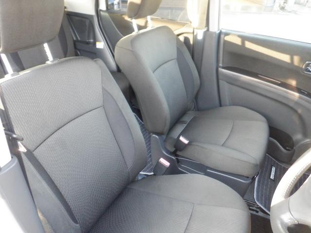 ご購入後、常に触れることとなる『運転席周り』。まるで、ご自宅に居る様にくつろげる空間で、外の喧騒を忘れさせてくれます！