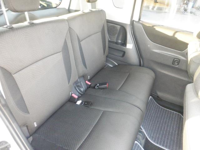 両側パワースライドドアです！お子様やご年配の方でも楽にドアを開け閉めできます！荷物が多いときや、乗り降りするときも楽々です♪