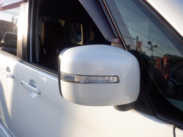 ウインカー付きドアミラー！オシャレなのはもちろん、右左折時にも前方の車から見え易いので、事故の防止にも役立ちますよ♪