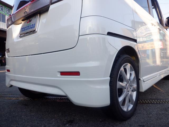 オートライト！外の明るさに合わせて、自動点灯、自動消灯なので薄暮や朝方のライトの点け忘れや消し忘れの心配もありません。運転者の快適なドライブをサポートしてくれますよ♪