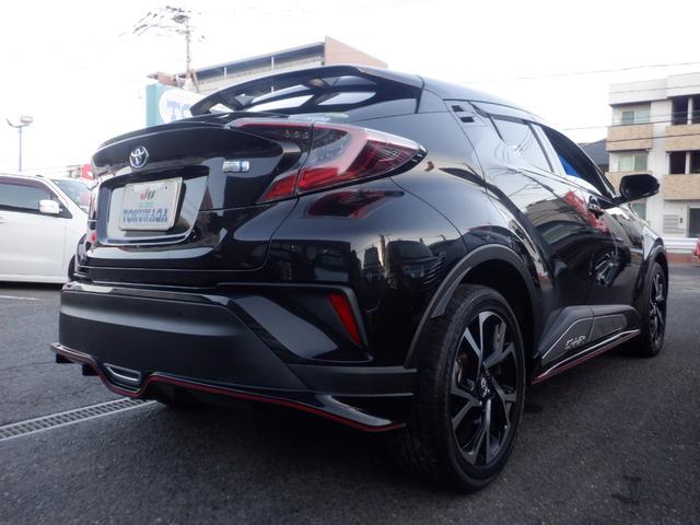 C-HR G ナビ バックカメラ クルーズコントロール 本革巻ステアリング オートライト オートリトラミラー 電動格納ミラー 運転席助手席シートヒーター プッシュスタート スマートキー 直列4気筒DOHC+モーター(5枚目)