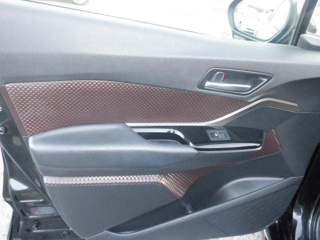 C-HR G ナビ バックカメラ クルーズコントロール 本革巻ステアリング オートライト オートリトラミラー 電動格納ミラー 運転席助手席シートヒーター プッシュスタート スマートキー 直列4気筒DOHC+モーター(14枚目)