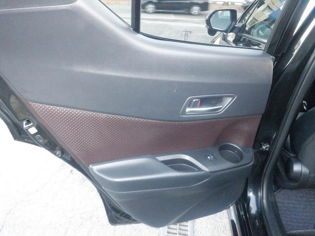 C-HR G ナビ バックカメラ クルーズコントロール 本革巻ステアリング オートライト オートリトラミラー 電動格納ミラー 運転席助手席シートヒーター プッシュスタート スマートキー 直列4気筒DOHC+モーター(19枚目)