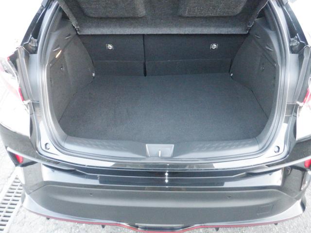 C-HR G ナビ バックカメラ クルーズコントロール 本革巻ステアリング オートライト オートリトラミラー 電動格納ミラー 運転席助手席シートヒーター プッシュスタート スマートキー 直列4気筒DOHC+モーター(21枚目)