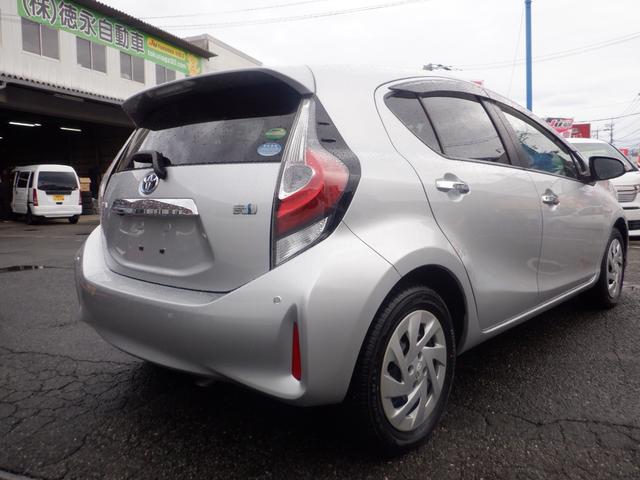 アクア Ｓスタイルブラック　ベースグレード「Ｓ」の特別仕様車！　「Ｓ　スタイル　ブラック」　アイドリングストップ　Ｔｏｙｏｔａ　Ｓａｆｅｔｙｓｅｎｓｅ　オートライト　オートハイビーム直列４気筒＋モーター　ＶＳＣ　電動格納ミラー（5枚目）