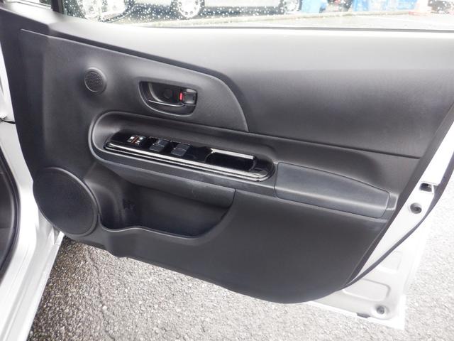 アクア Ｓスタイルブラック　ベースグレード「Ｓ」の特別仕様車！　「Ｓ　スタイル　ブラック」　アイドリングストップ　Ｔｏｙｏｔａ　Ｓａｆｅｔｙｓｅｎｓｅ　オートライト　オートハイビーム直列４気筒＋モーター　ＶＳＣ　電動格納ミラー（10枚目）