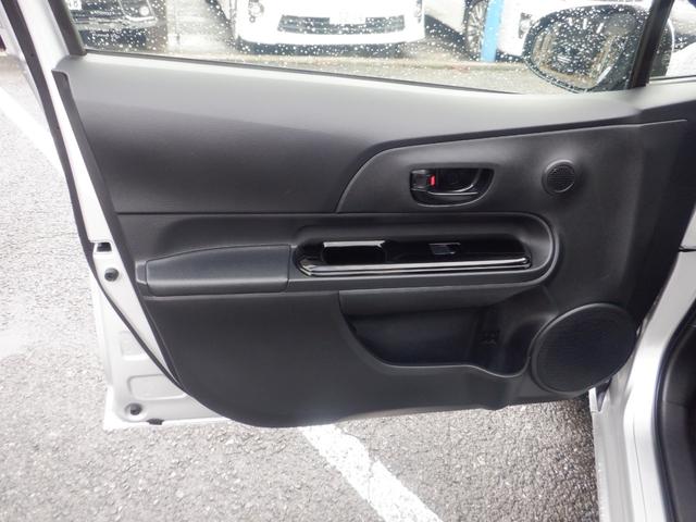 アクア Ｓスタイルブラック　ベースグレード「Ｓ」の特別仕様車！　「Ｓ　スタイル　ブラック」　アイドリングストップ　Ｔｏｙｏｔａ　Ｓａｆｅｔｙｓｅｎｓｅ　オートライト　オートハイビーム直列４気筒＋モーター　ＶＳＣ　電動格納ミラー（14枚目）