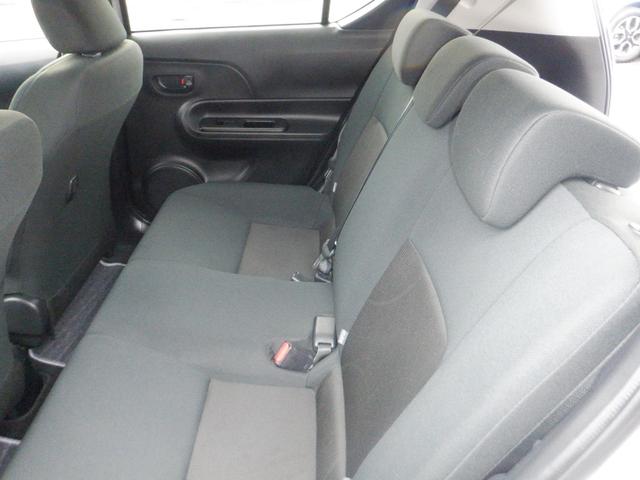 アクア Ｓスタイルブラック　ベースグレード「Ｓ」の特別仕様車！　「Ｓ　スタイル　ブラック」　アイドリングストップ　Ｔｏｙｏｔａ　Ｓａｆｅｔｙｓｅｎｓｅ　オートライト　オートハイビーム直列４気筒＋モーター　ＶＳＣ　電動格納ミラー（18枚目）