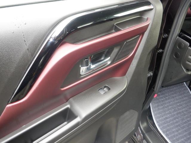 スペーシアカスタム ハイブリッドＸＳ　ＨＹＢＲＩＤ　ＸＳ　デュアルセンサーブレーキサポートＩＩ　Ｒ０６Ｄ　ＤＯＨＣ　１２Ｖ　ＶＶＴ　＋　ＷＡ０４Ｃエンジン＋モーター　インパネＣＶＴ　運転席・助手席・サイド・カーテン　２ＷＤ　前輪駆動（13枚目）