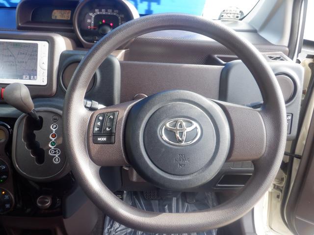 �X�e�A�����O�`���h�@�\�I���S�΍�I�G�A�o�b�O�����I�������̎��Ɉ��S�ł�������A�I�[�f�B�I�̒��߃X�C�b�`���t���Ă��܂��B�^�]���͖ڐ����𗣂����ɃI�[�f�B�I�̑��쒲�߂��\�ł����