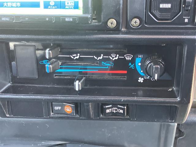 ランドクルーザー７０ ＬＸ　４ＷＤ・社外キーレス・ルーフラック・リアラダー・社外メモリーナビ／フルセグ・バックカメラ・サンルーフ・ＥＴＣ・ドラレコ（9枚目）