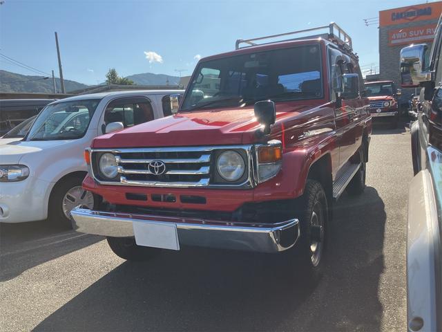 ランドクルーザー７０ ＬＸ　４ＷＤ・社外キーレス・ルーフラック・リアラダー・社外メモリーナビ／フルセグ・バックカメラ・サンルーフ・ＥＴＣ・ドラレコ（12枚目）