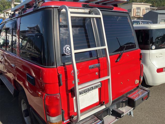 ランドクルーザー７０ ＬＸ　４ＷＤ・社外キーレス・ルーフラック・リアラダー・社外メモリーナビ／フルセグ・バックカメラ・サンルーフ・ＥＴＣ・ドラレコ（21枚目）
