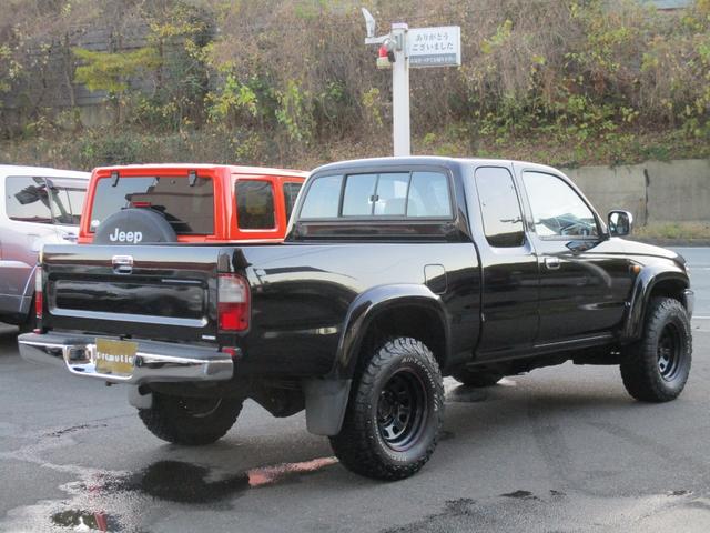 ハイラックススポーツピック エクストラキャブ　ワイド　デイーゼルターボ４ＷＤ　走行７６６００Ｋｍ　ブラックオールペイント　ナビＴＶバックカメラＥＴＣ　デイトナホイル　ＢＦグットリッチＡＴ　ＵＳリアバンパー（8枚目）