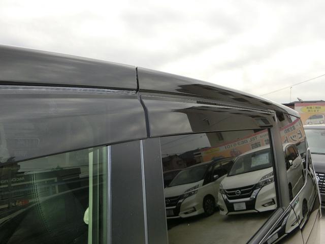 バイザー付きです。