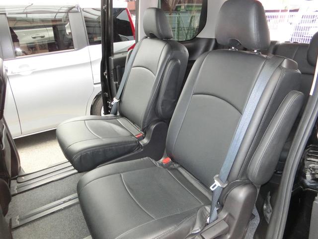 室内広々です。セカンドシートになります。