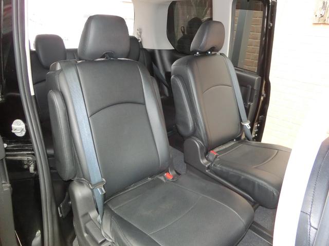 室内広々です。セカンドシートになります。