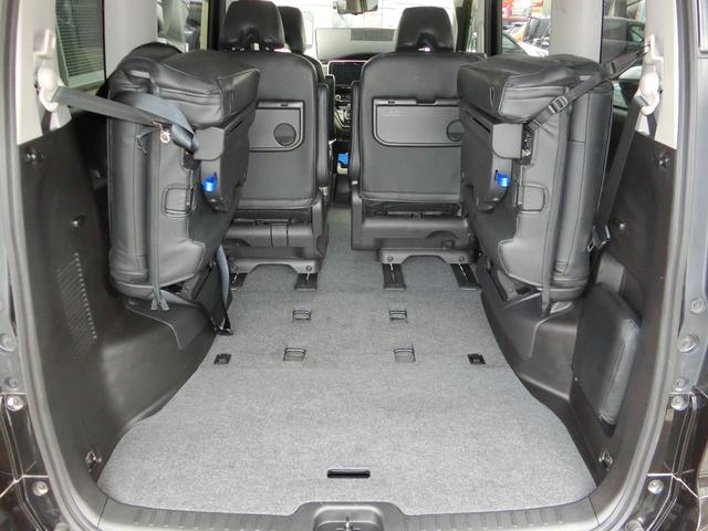 荷室内も広々です。