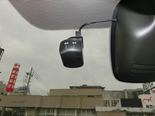 ドライブレコーダーになります。