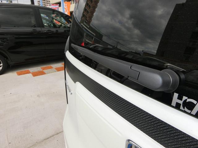 フリード ｅ：ＨＥＶエアーＥＸ　無限アロ　無限１６インチアルミ　無限フルエアロ　無限１６インチアルミホイール　前後ドライブレコーダー　ＥＴＣ　１１．４インチナビフルセグテレビ　全周囲カメラ　ＬＥＤヘッドライト　クリアランスソナー　　両側オートスライドドア　保証書（18枚目）