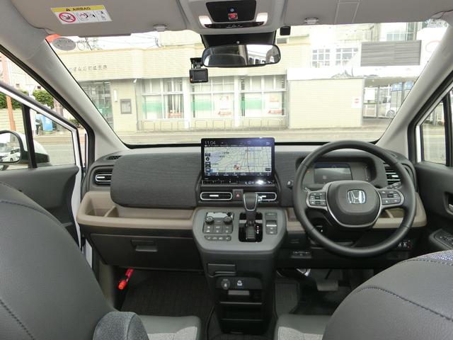 フリード ｅ：ＨＥＶエアーＥＸ　無限アロ　無限１６インチアルミ　無限フルエアロ　無限１６インチアルミホイール　前後ドライブレコーダー　ＥＴＣ　１１．４インチナビフルセグテレビ　全周囲カメラ　ＬＥＤヘッドライト　クリアランスソナー　　両側オートスライドドア　保証書（46枚目）