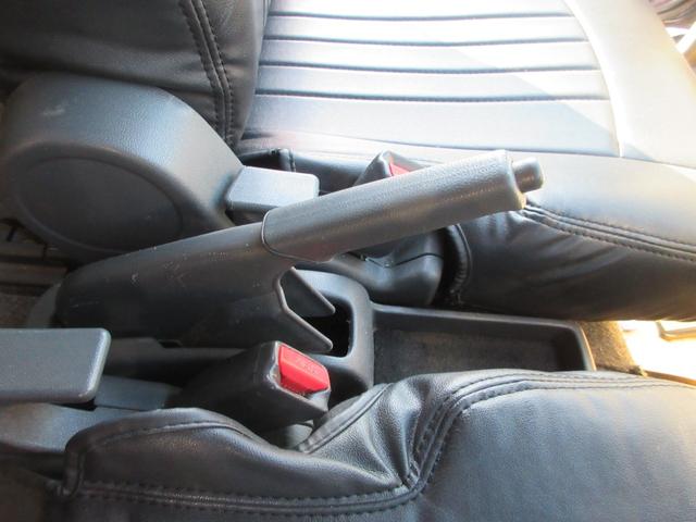 �T�C�h�u���[�L�ɂȂ�܂��B