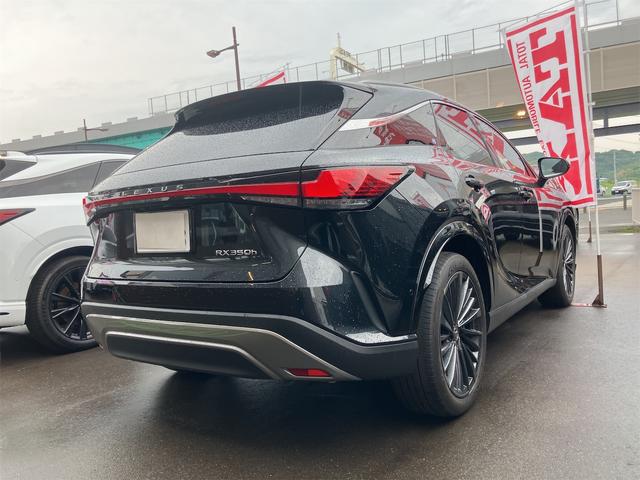ＲＸ ＲＸ３５０ｈ　バージョンＬ　禁煙車・全周囲カメラ・クリアランスソナー・オートクルーズコントロール・レーンアシスト・パワーシート・パークアシスト・衝突被害軽減システム・エアロ・サンルーフ・ナビ・ＴＶ・オートライト（18枚目）
