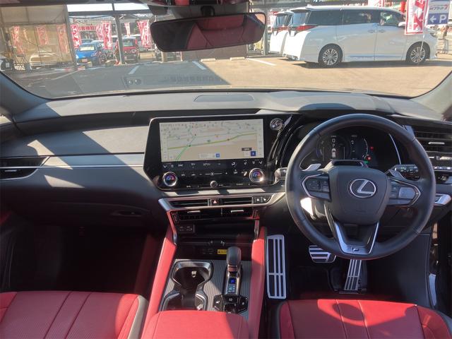 RX RX500h Fスポーツパフォーマンス 本革エアシート・パノラミックビューモニター・前後ドラレコ・パノラマルーフ・4WD・ワンオーナー・ETC・クリアランスソナー・オートクルーズコントロール・パワーシート・衝突被害軽減システム・ナビ・TV(2枚目)