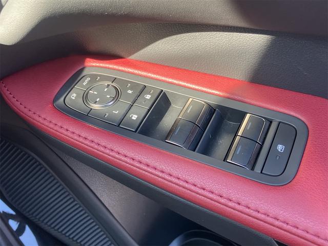 RX RX500h Fスポーツパフォーマンス 本革エアシート・パノラミックビューモニター・前後ドラレコ・パノラマルーフ・4WD・ワンオーナー・ETC・クリアランスソナー・オートクルーズコントロール・パワーシート・衝突被害軽減システム・ナビ・TV(10枚目)