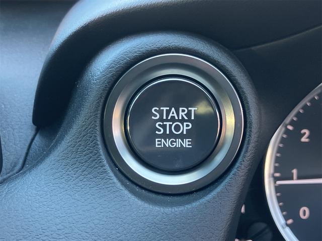 IS IS300 バージョンL 黒革シート・前後ドラレコ・レーダー・パノラミックビューモニター・ワンオーナー・オートクルーズコントロール・衝突被害軽減システム・ナビ・TV・アルミホイール・オートマチックハイビーム・オートライト(8枚目)