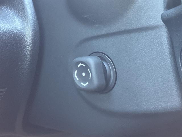 IS IS300 バージョンL 黒革シート・前後ドラレコ・レーダー・パノラミックビューモニター・ワンオーナー・オートクルーズコントロール・衝突被害軽減システム・ナビ・TV・アルミホイール・オートマチックハイビーム・オートライト(49枚目)