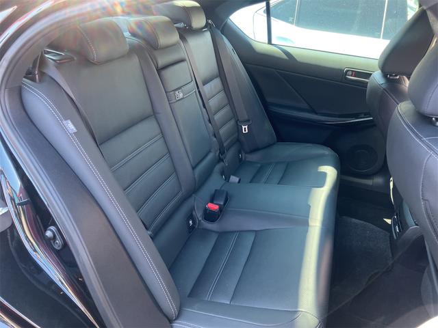 IS IS300 バージョンL 黒革シート・前後ドラレコ・レーダー・パノラミックビューモニター・ワンオーナー・オートクルーズコントロール・衝突被害軽減システム・ナビ・TV・アルミホイール・オートマチックハイビーム・オートライト(56枚目)