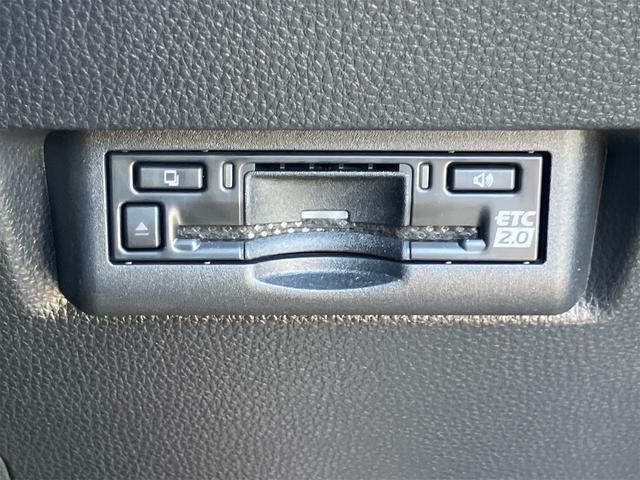 ランドクルーザー250 VX サンルーフ・黒革シート・パノラミックビューモニター・デジタルインナーミラー・4WD・オートクルーズコントロール・レーンアシスト・パワーシート・衝突被害軽減システム・ナビ・TV・オートライト(10枚目)